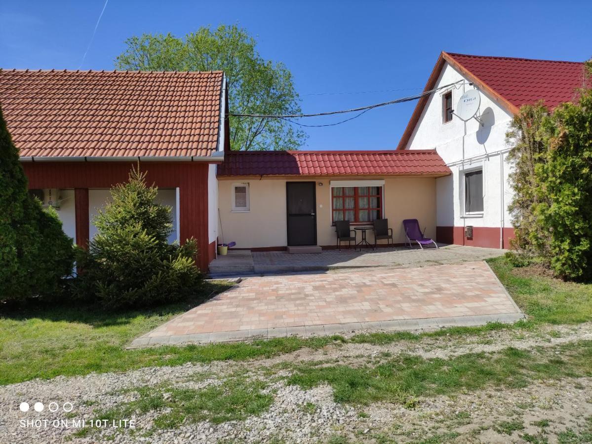 Ferienwohnung Rakoczi Vendeghaz Poroszló Exterior foto