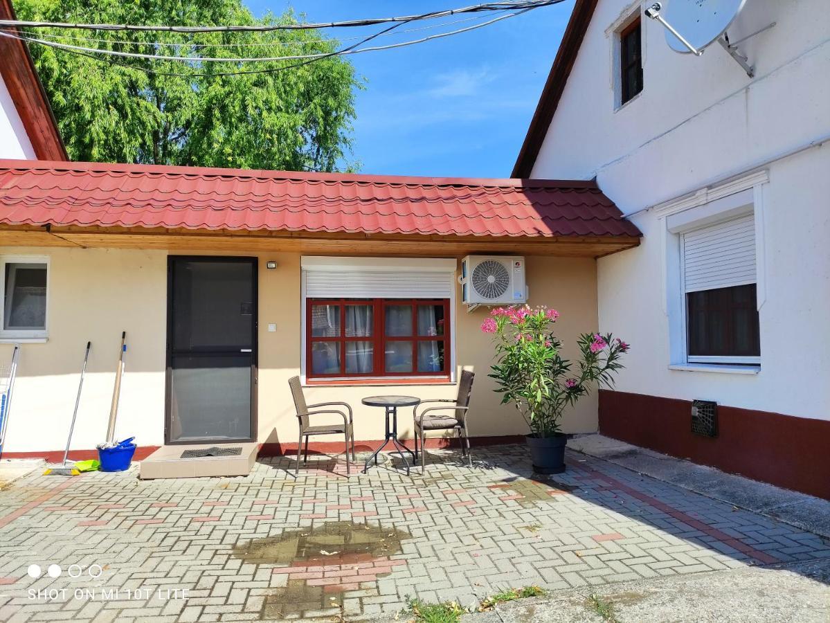 Ferienwohnung Rakoczi Vendeghaz Poroszló Exterior foto