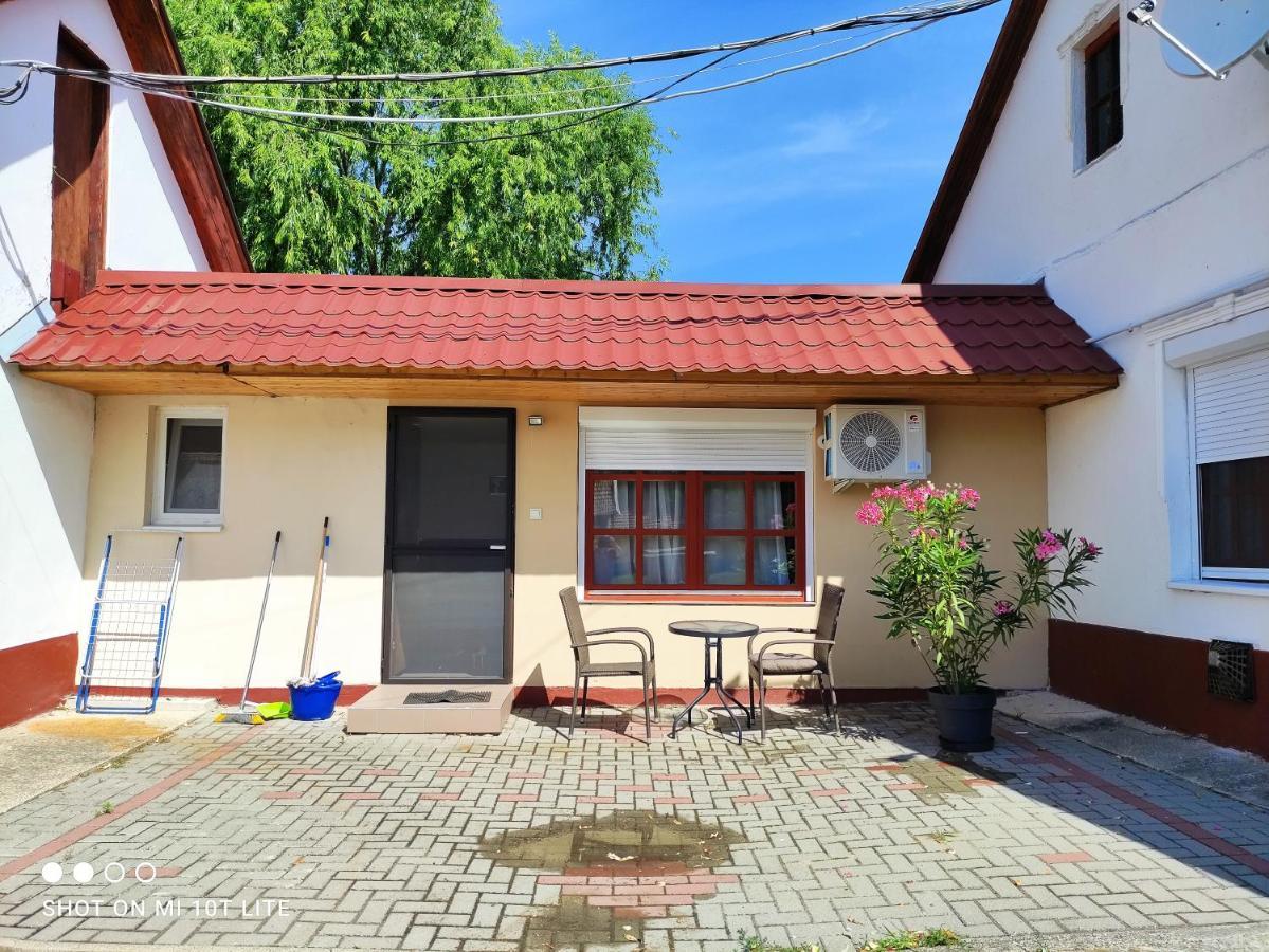 Ferienwohnung Rakoczi Vendeghaz Poroszló Exterior foto