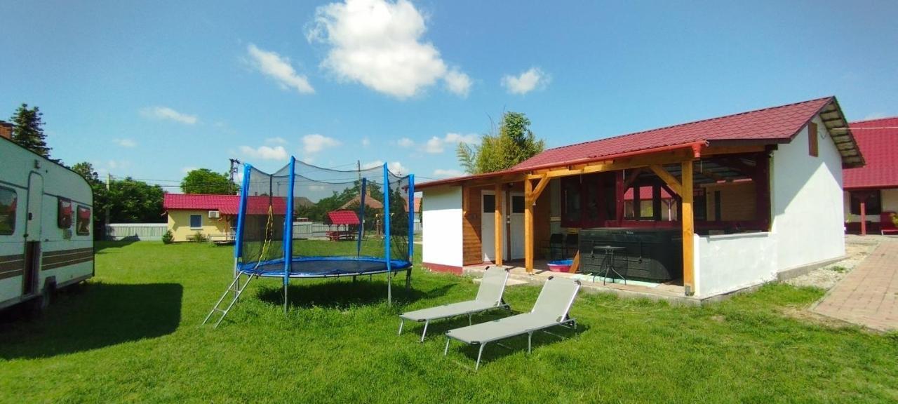 Ferienwohnung Rakoczi Vendeghaz Poroszló Exterior foto