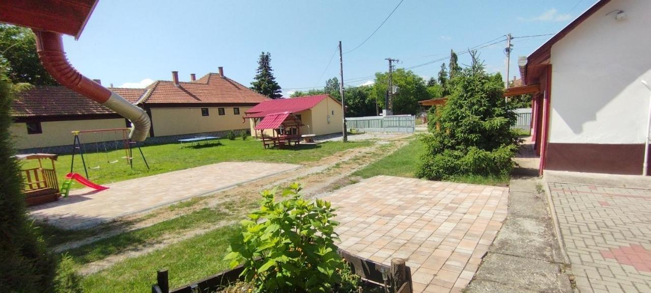 Ferienwohnung Rakoczi Vendeghaz Poroszló Exterior foto